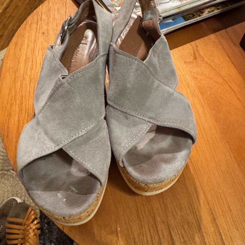 Homers Gray Suede Platform Heels - Picture 6 of 6